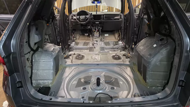 Шумоизоляция пола Skoda Kodiaq-1